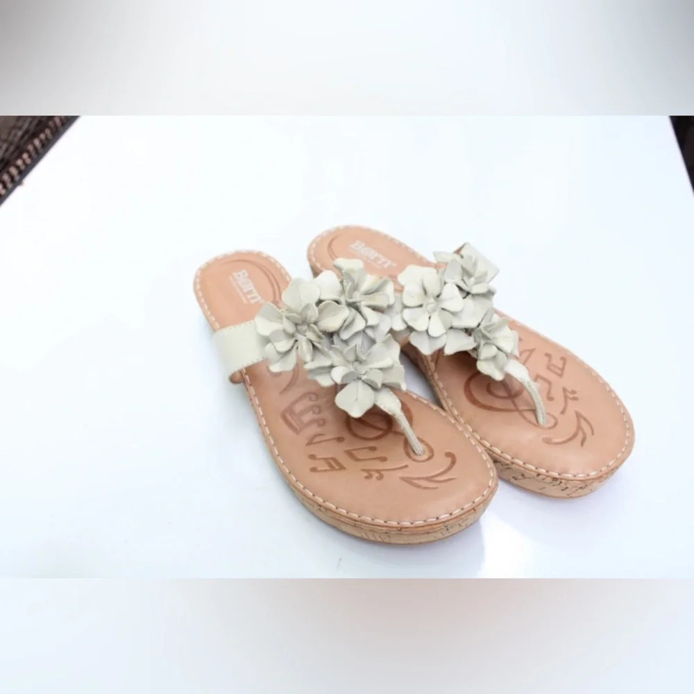 Born Women's Beige Floral Toe-Post Sandals - Picture 10 of 11
